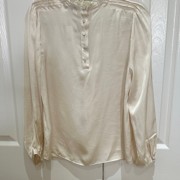 Elegant J Crew Cream Blouse - Picture 2 of 7